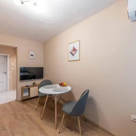 Apartment комфорт на метри от морската градина и центъра Warna